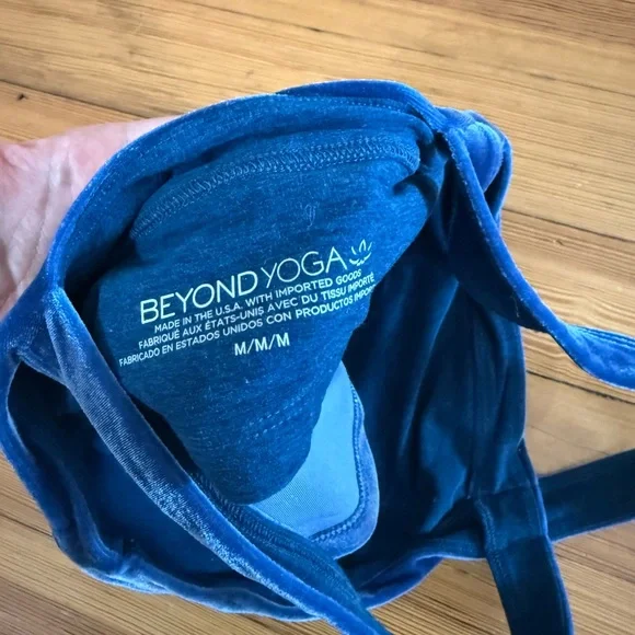 Beyond Yoga Converge Cropped Tank - Picture 9 of 10
